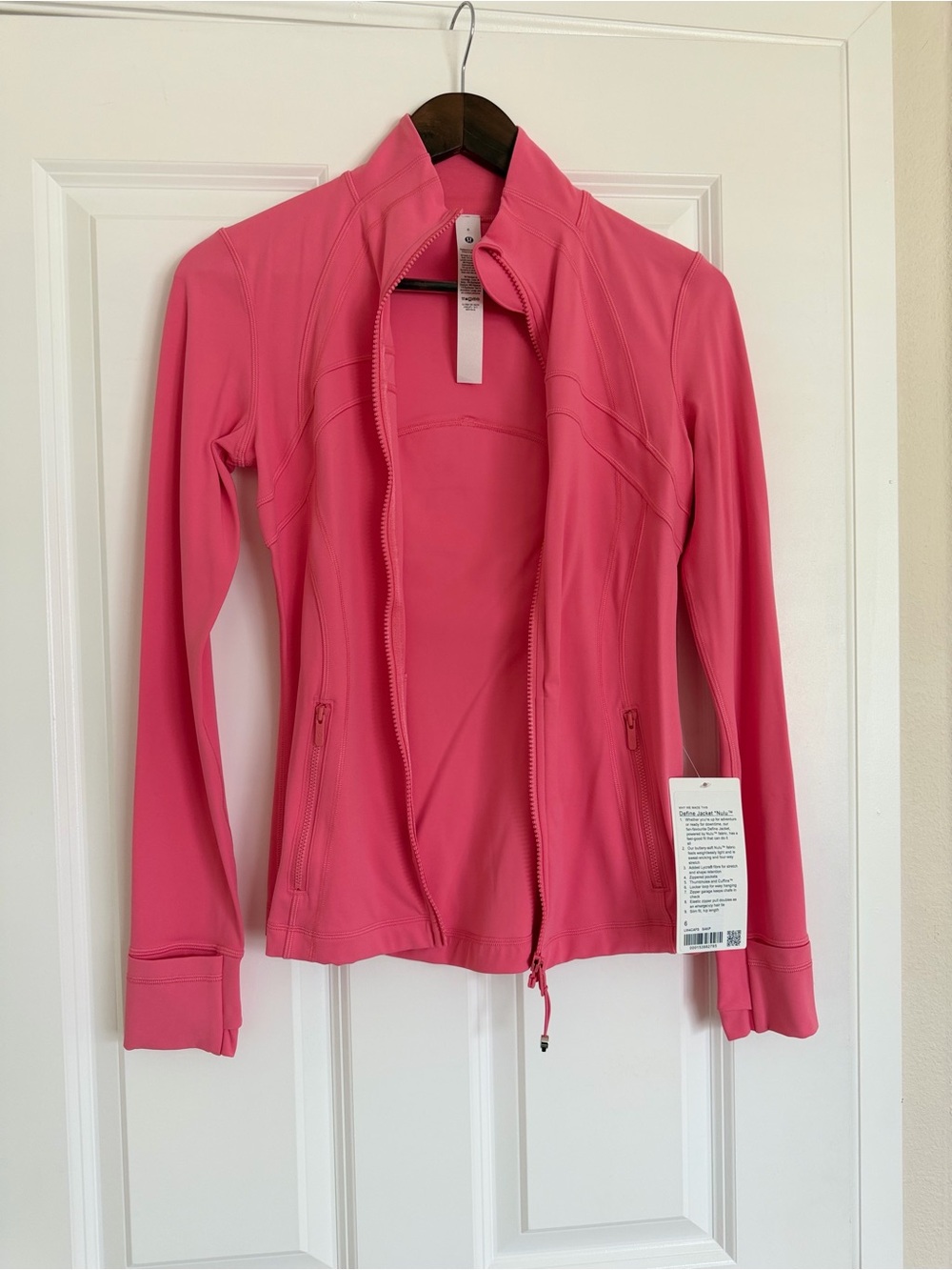 Lululemon define zip